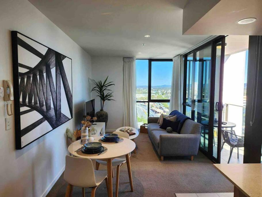 Broadbeach Business Or Leisure 골드코스트 외부 사진