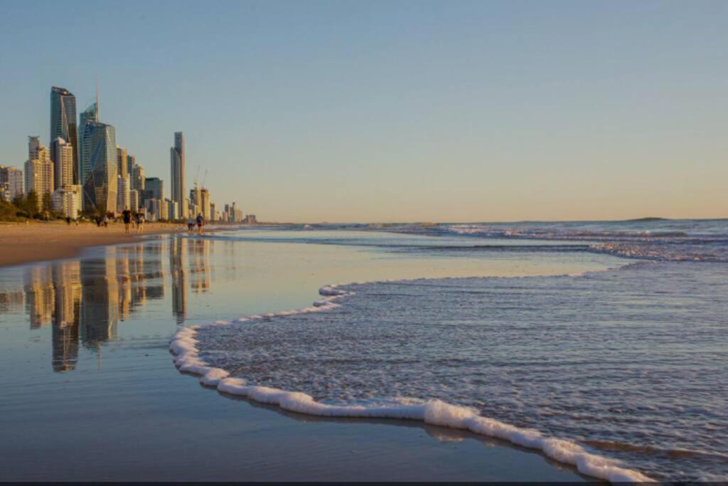 Broadbeach Business Or Leisure 골드코스트 외부 사진